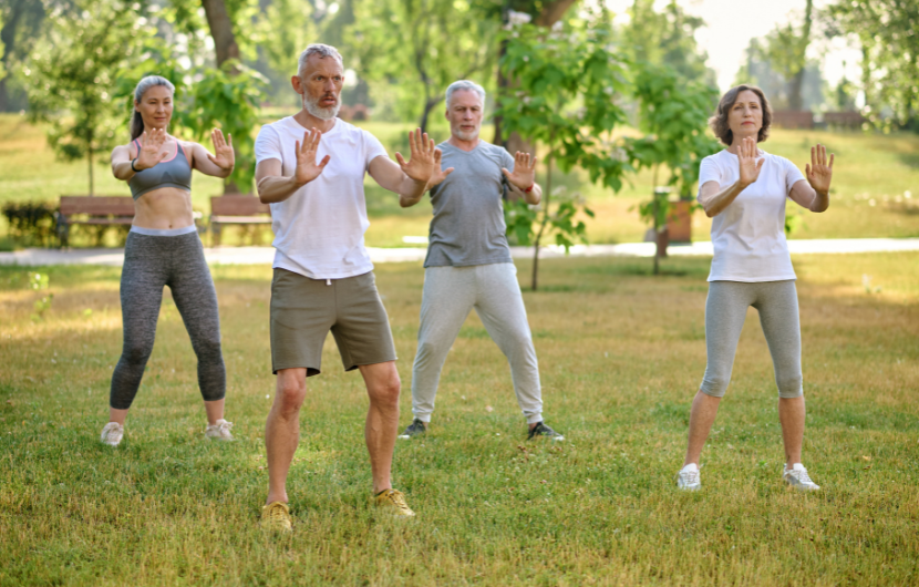 Picture displaying 10 healthy lifestyle tips: exercise regularly, eat balanced meals, stay hydrated, get enough rest, avoid unhealthy habits,10 tips for maintaining a healthy lifestyle